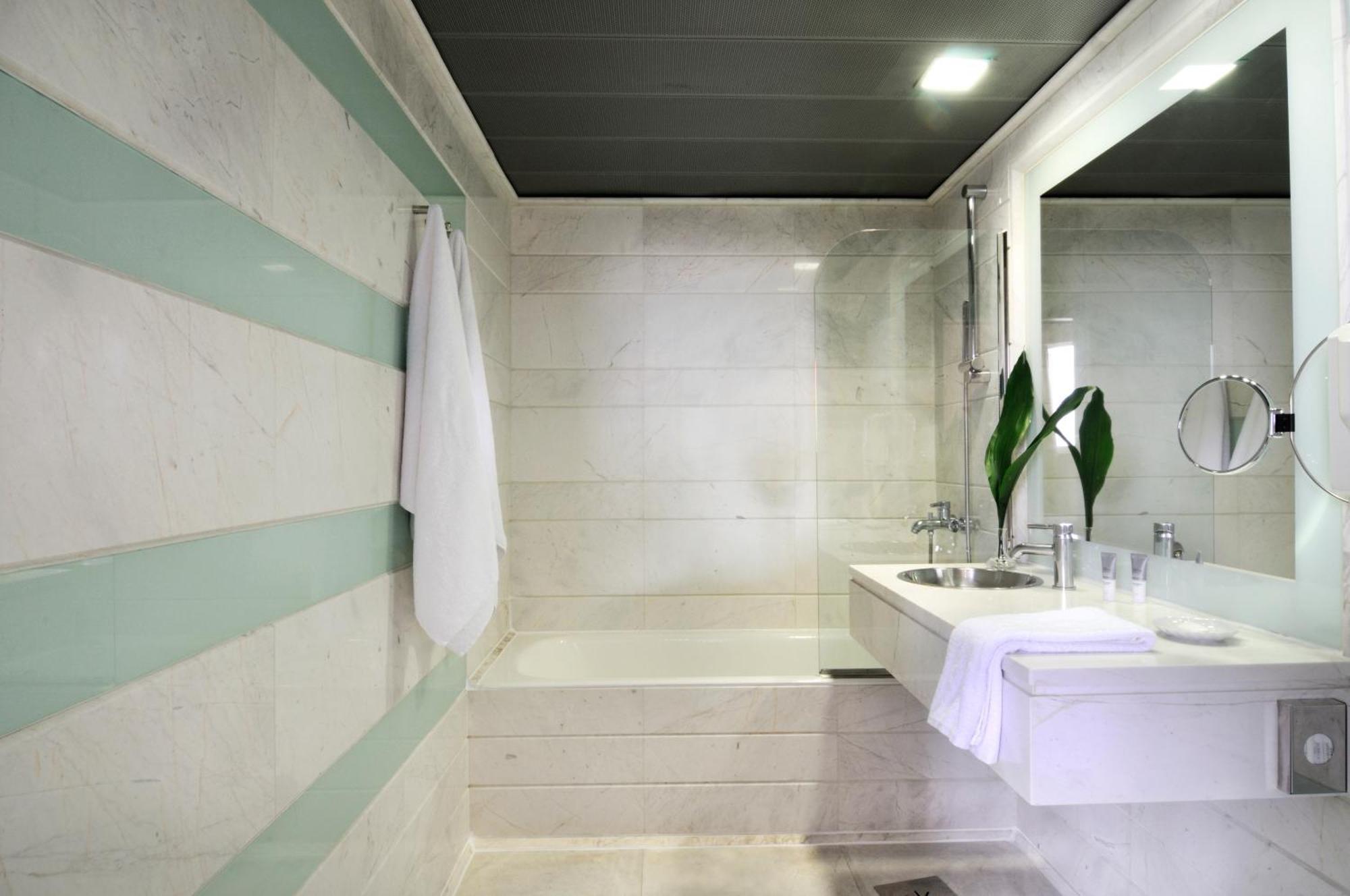 Dorian Inn, Sure Collection By Western Hotel 3*